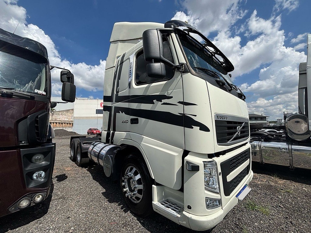 Volvo FH 440 I-Shift – 2011/2012 | Automático – I-Shift | 797.718 km