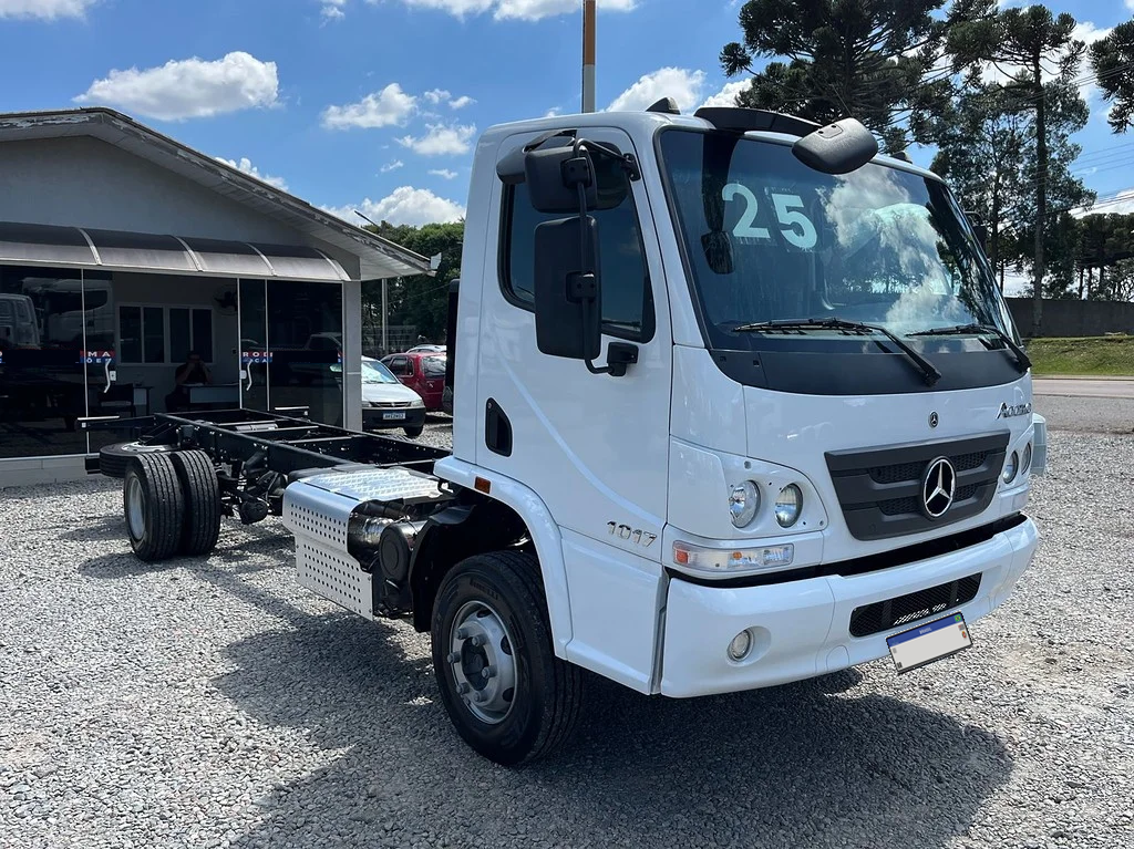 Mercedes-Benz Accelo 1017 – 2024/2025 | Manual | 2.823 km