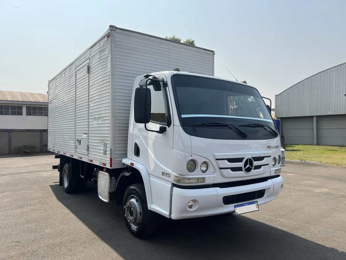 Mercedes-Benz Accelo 815 – 2014/2014 | Manual | 325.000 km