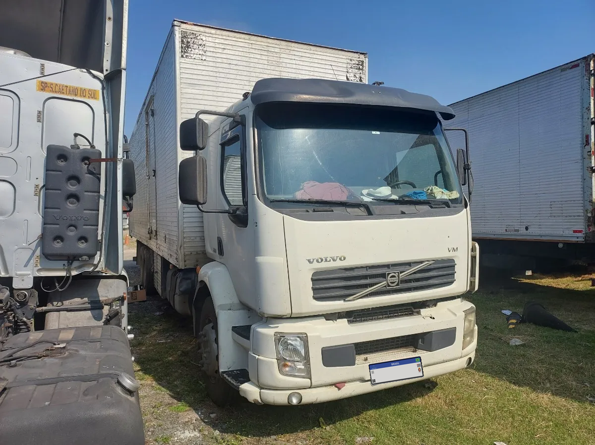 Volvo VM 260 – 2011/2011 | Manual | 1.097.652 km