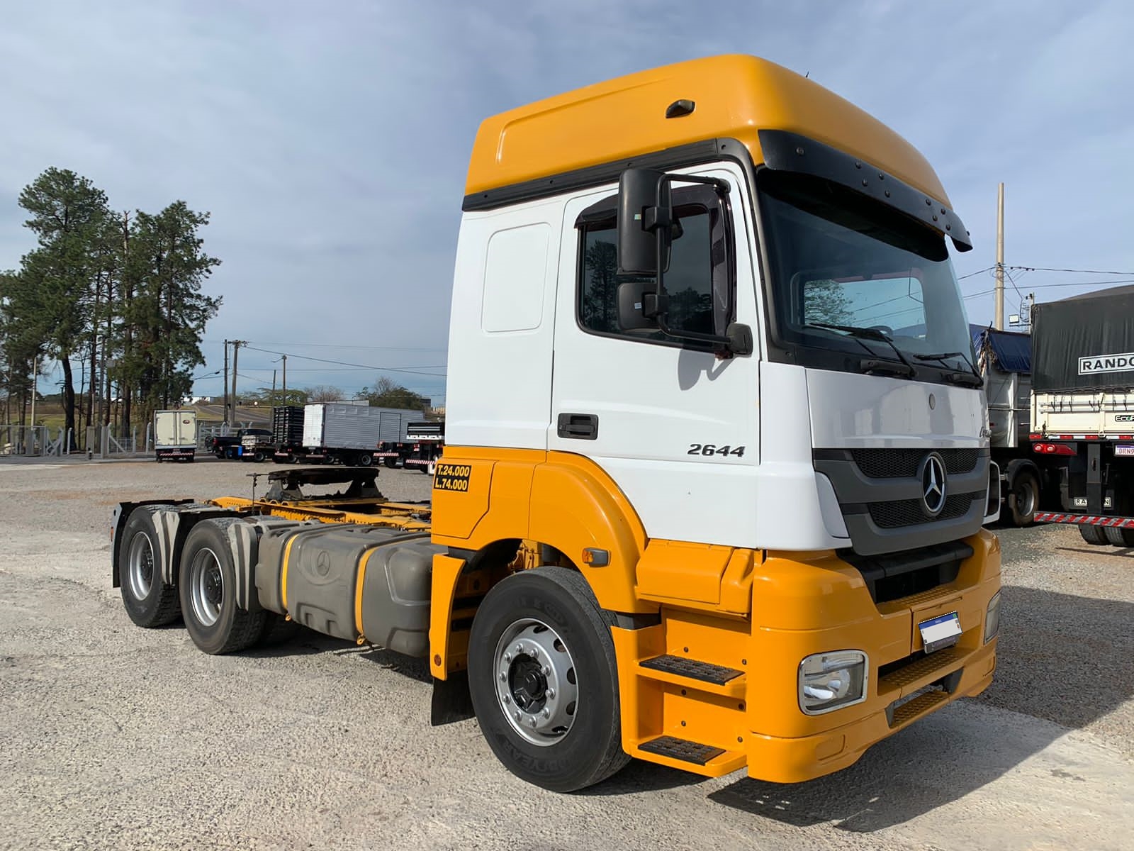 Mercedes-Benz Cavalo Mecânico 6x4 – 2014 | Automático | 944.000 km