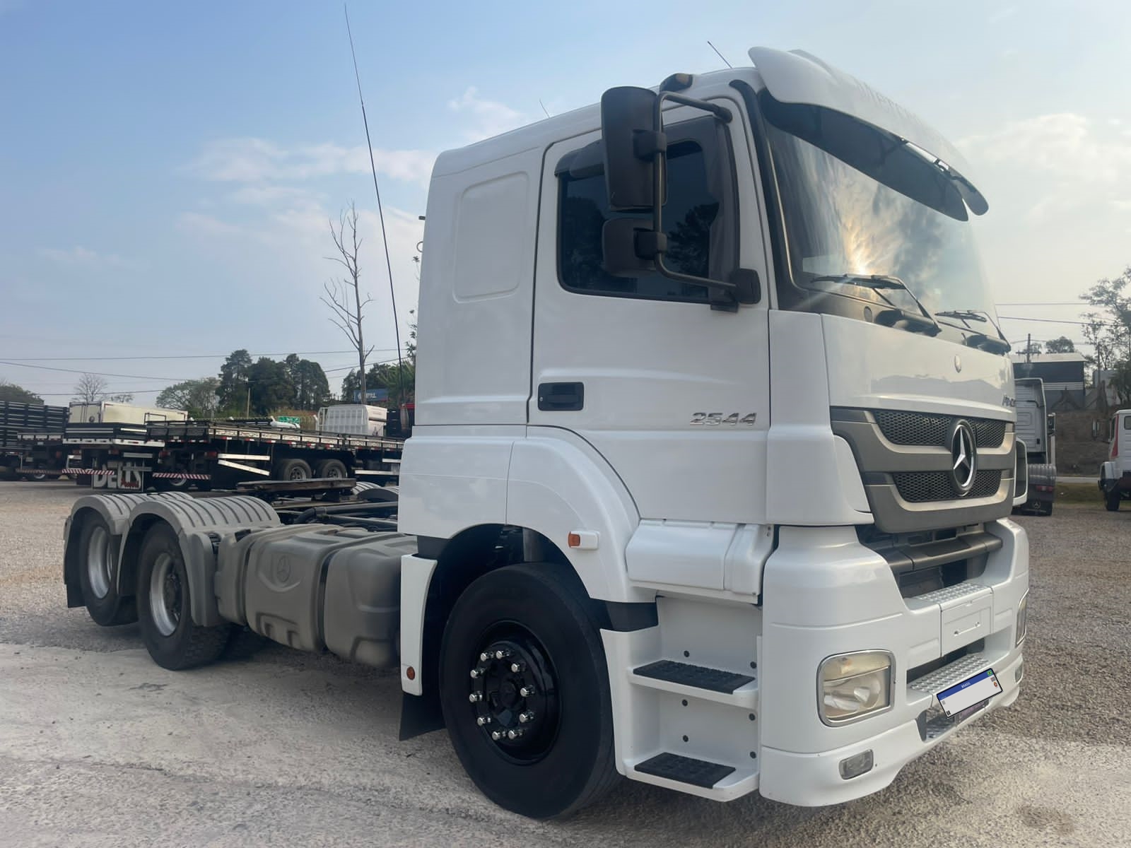 Mercedes-Benz Cavalo Mecânico 6x2 – 2014 | Automático | 850.000 km