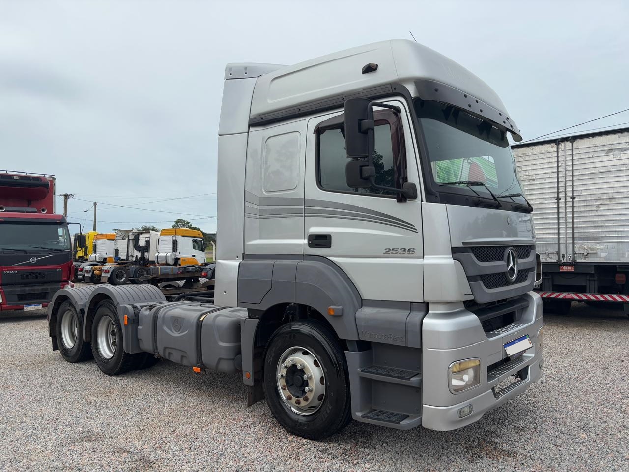 Mercedes-Benz Cavalo Mecânico 6x2 – 2020/2021 | Automático | 230.000 km